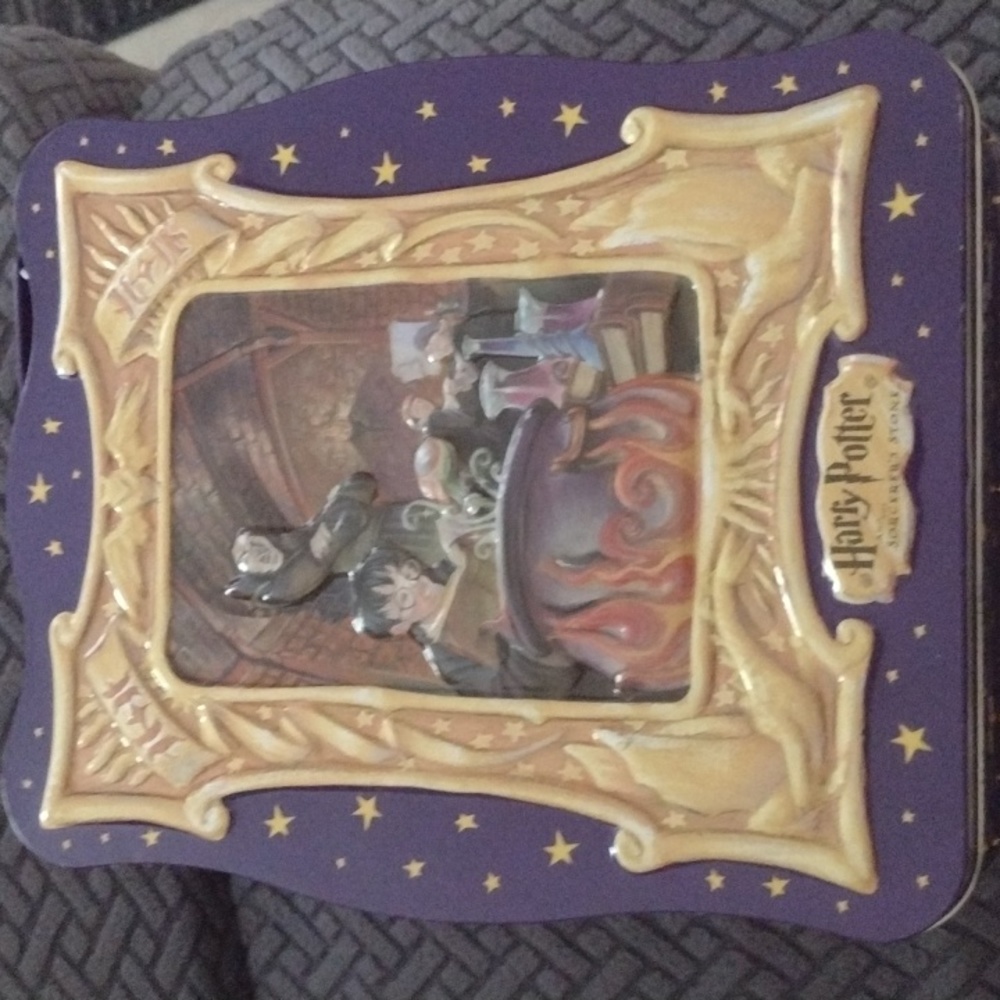 Harry Potter and the Sorcerer's Stone lunch box . 2000